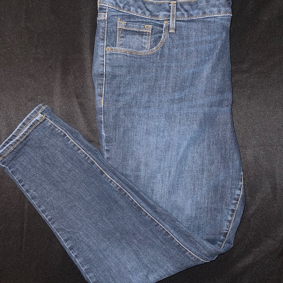 Old Navy | Rockstar Mid-Rise Jeans - Picture 3 of 5